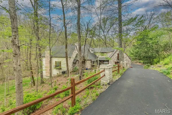 $1,250,000 | 832 Stone Bridge Springs Drive, Wildwood, MO 63038