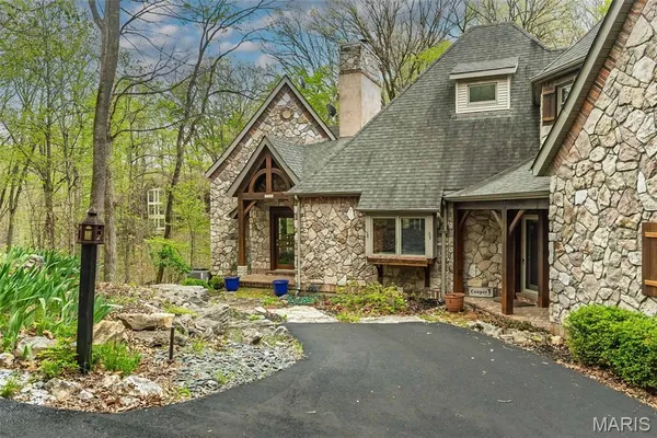 $1,250,000 | 832 Stone Bridge Springs Drive, Wildwood, MO 63038