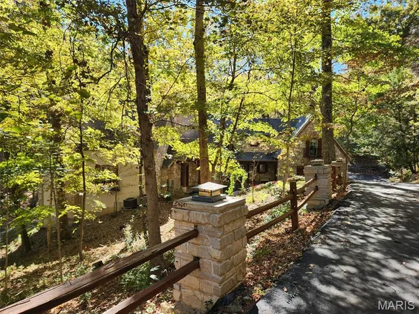 $1,250,000 | 832 Stone Bridge Springs Drive, Wildwood, MO 63038