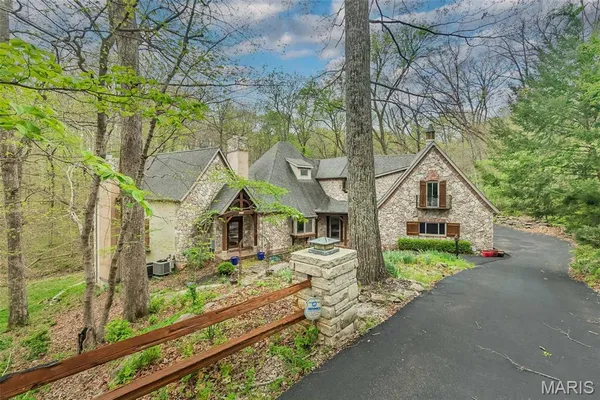 $1,250,000 | 832 Stone Bridge Springs Drive, Wildwood, MO 63038