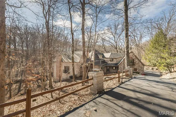 $1,250,000 | 832 Stone Bridge Springs Drive, Wildwood, MO 63038