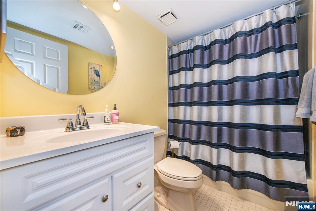 117 Quartz Lane Paterson, NJ 07501 - Photo 18 of 26