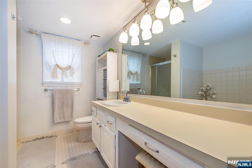 117 Quartz Lane Paterson, NJ 07501 - Photo 23 of 26