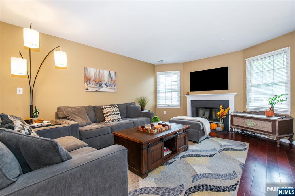 117 Quartz Lane Paterson, NJ 07501 - Photo 6 of 26