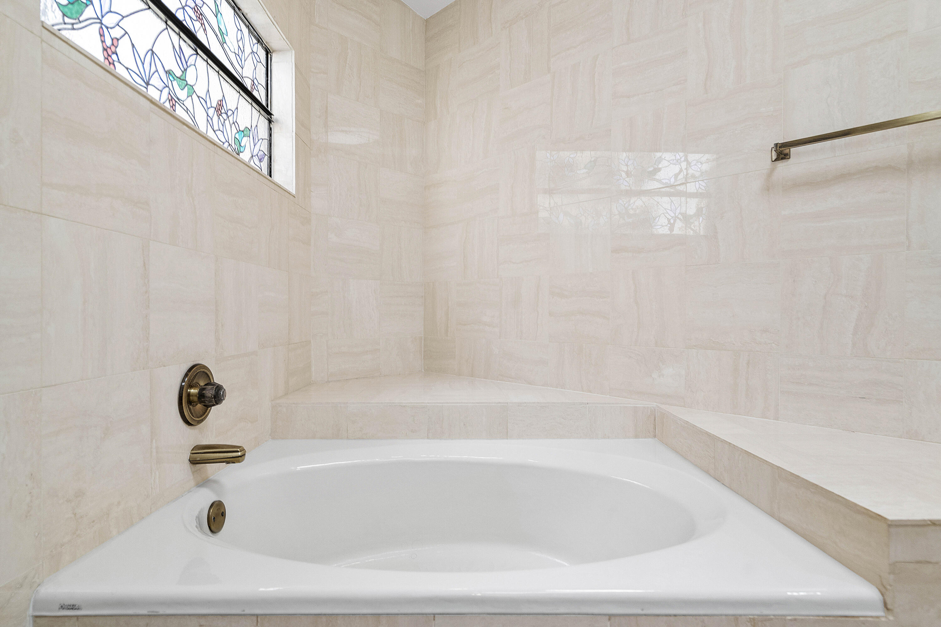 22652 Esplanada Circle Boca Raton, FL 33433 - Photo 27 of 44 a bathroom with a bathtub