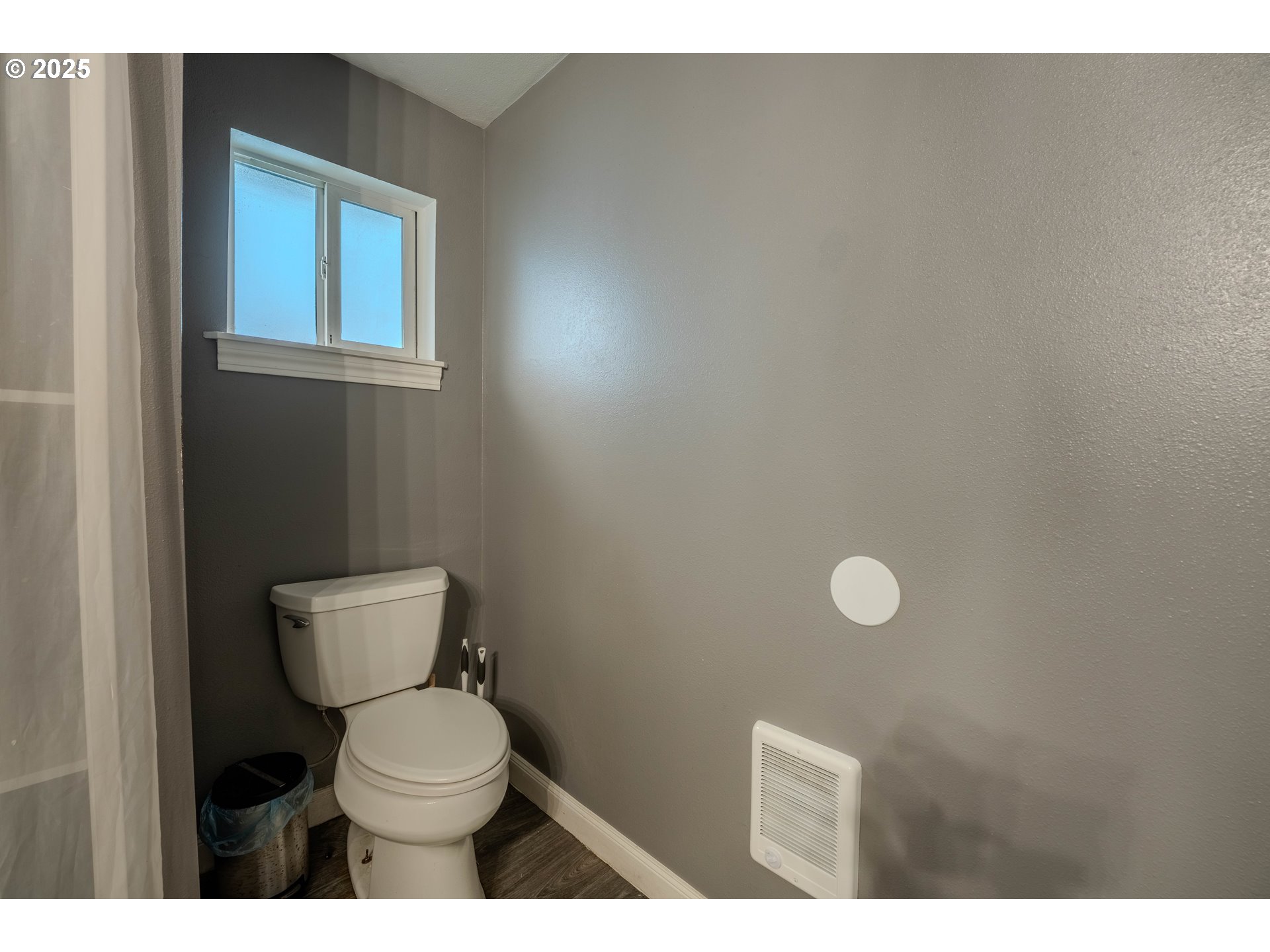 990 24th Street Southeast Salem, OR 97301 - Photo 15 of 21