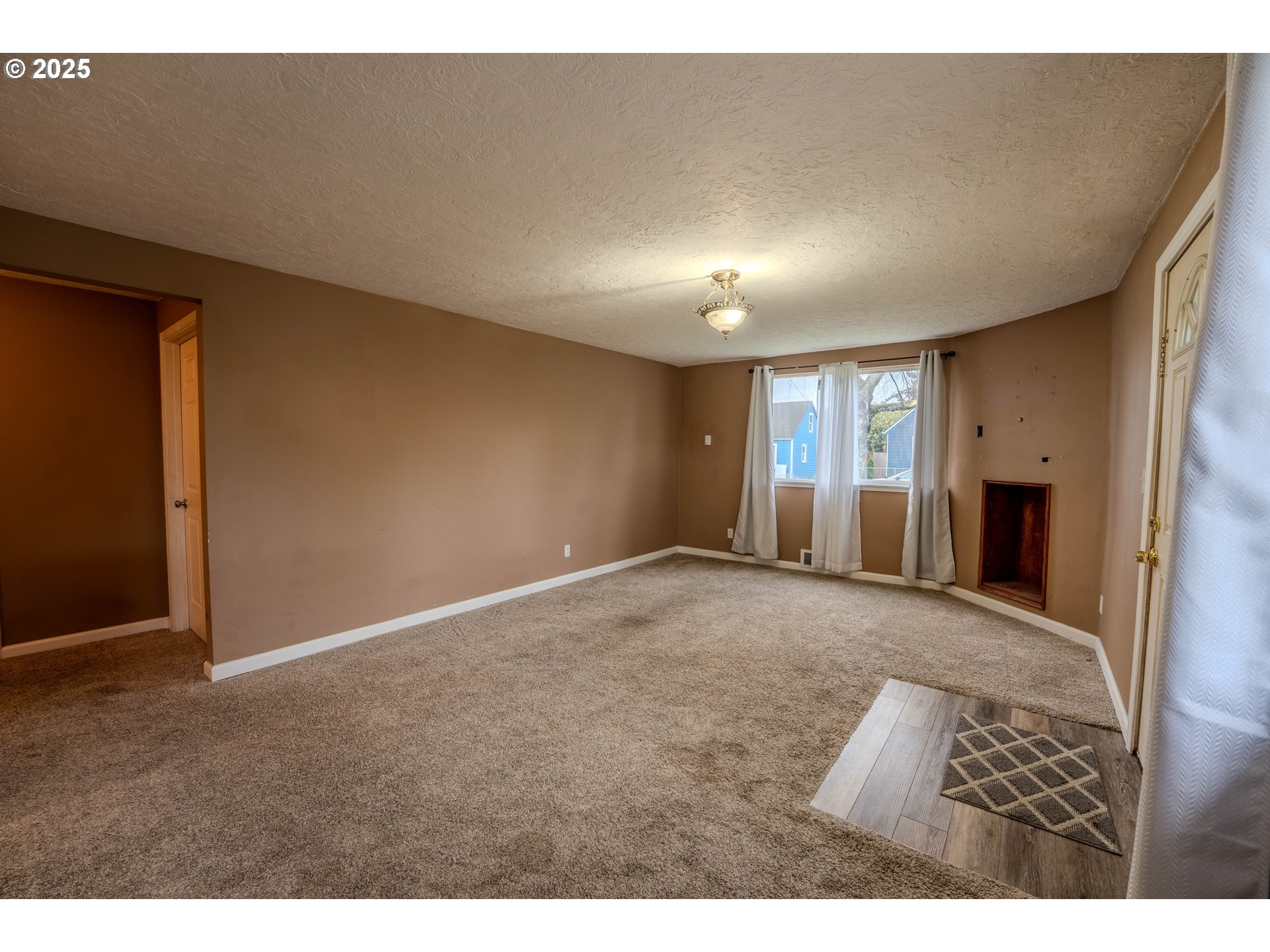 990 24th Street Southeast Salem, OR 97301 - Photo 6 of 21