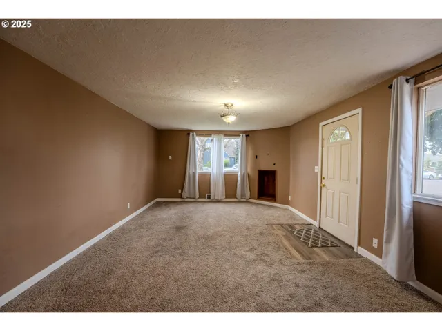 $319,000 | 990 24th Street Southeast, Salem, OR 97301