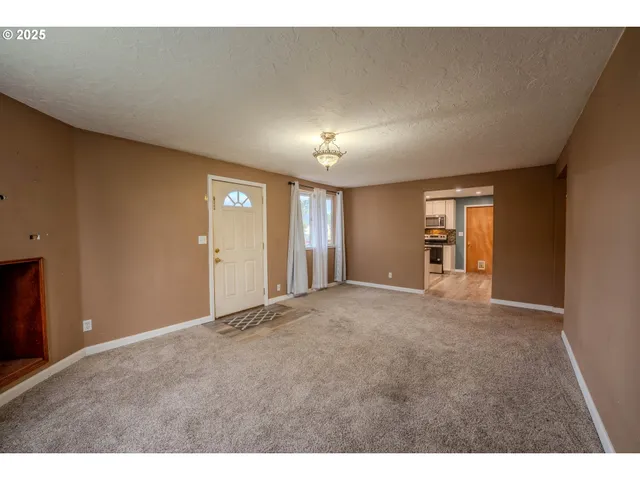 $319,000 | 990 24th Street Southeast, Salem, OR 97301