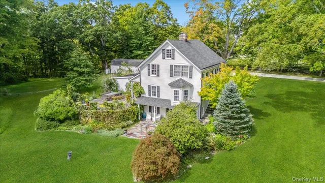 a house view with a outdoor space