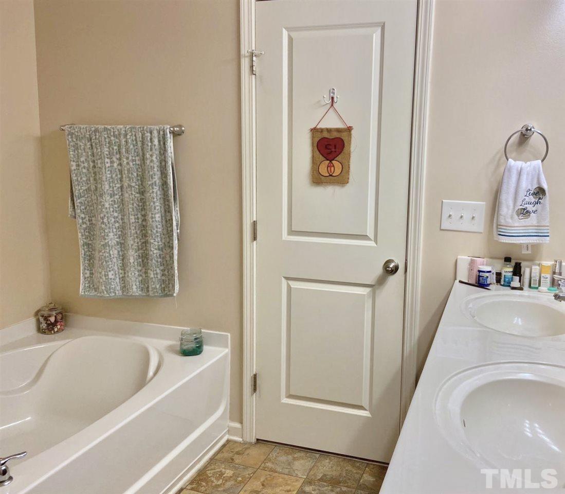 3612 Marble Ridge Lane Raleigh, NC 27610 - Photo 13 of 27
