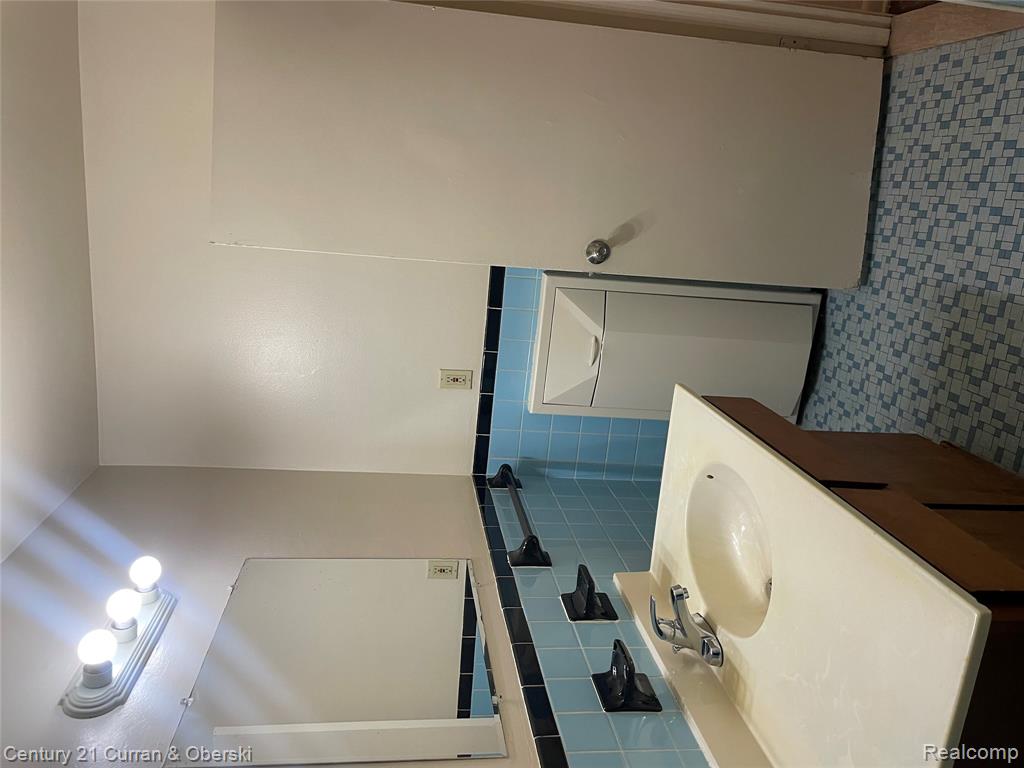 125 Arcola Street, Unit 6 Inkster, MI 48141 - Photo 17 of 17