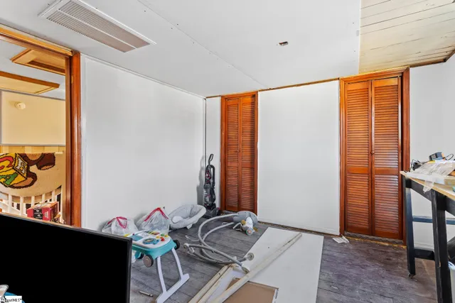 $235,000 | 104 Montgomery Street, Unit 106, Campobello, SC 29322