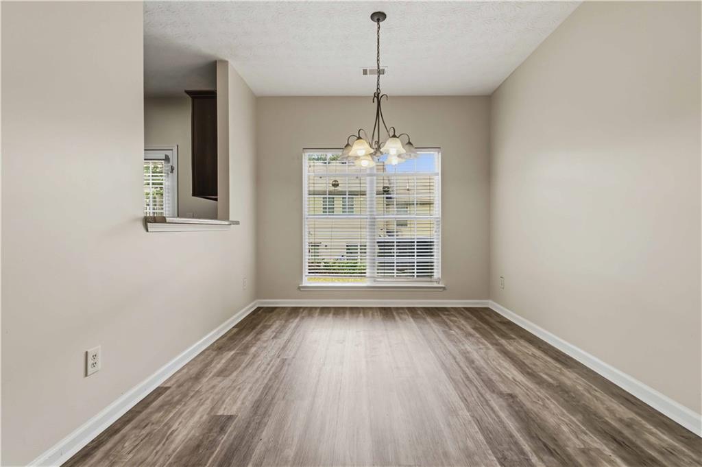 4401 Stone Gate Way Atlanta, GA 30344 - Photo 8 of 27