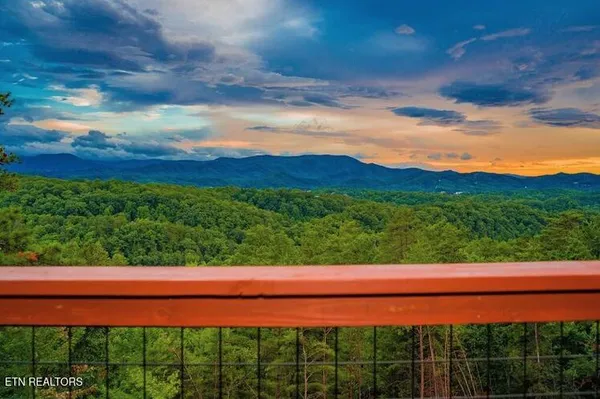 $975,000 | 2037 McCarter Drive, Sevierville, TN 37862