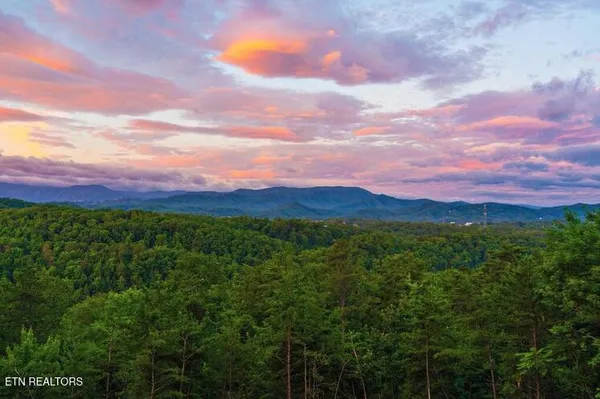 $975,000 | 2037 McCarter Drive, Sevierville, TN 37862