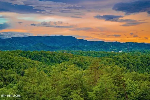 $975,000 | 2037 McCarter Drive, Sevierville, TN 37862