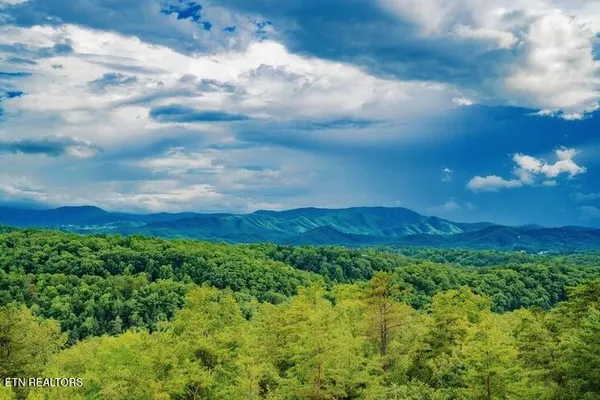 $975,000 | 2037 McCarter Drive, Sevierville, TN 37862