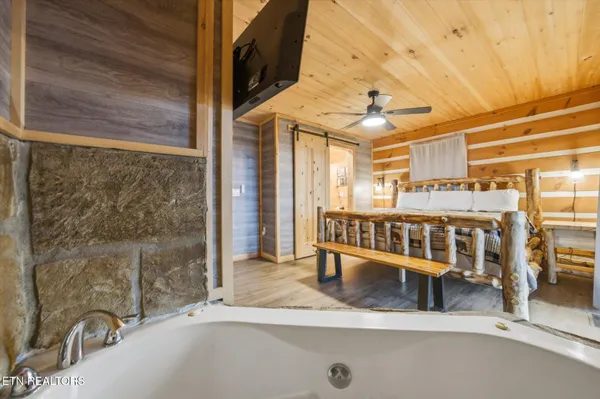 $975,000 | 2037 McCarter Drive, Sevierville, TN 37862