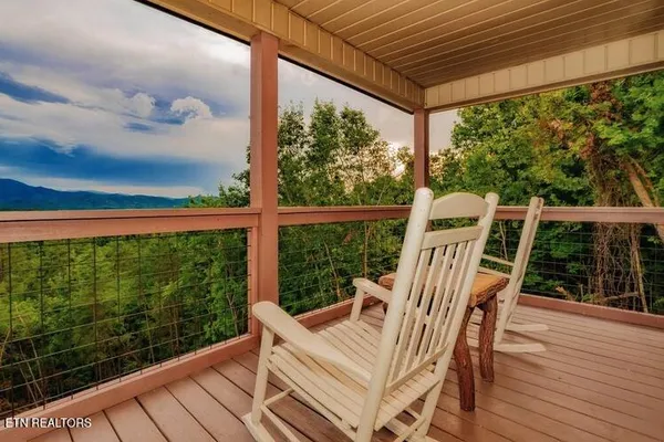 $975,000 | 2037 McCarter Drive, Sevierville, TN 37862