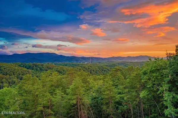 $975,000 | 2037 McCarter Drive, Sevierville, TN 37862