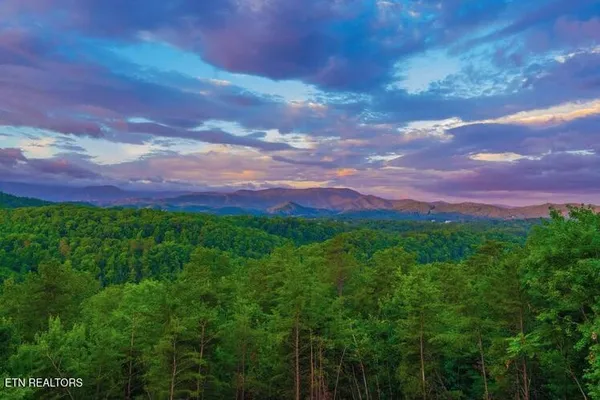 $975,000 | 2037 McCarter Drive, Sevierville, TN 37862
