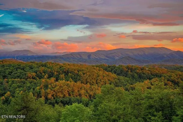 $975,000 | 2037 McCarter Drive, Sevierville, TN 37862