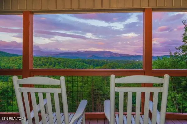 $975,000 | 2037 McCarter Drive, Sevierville, TN 37862