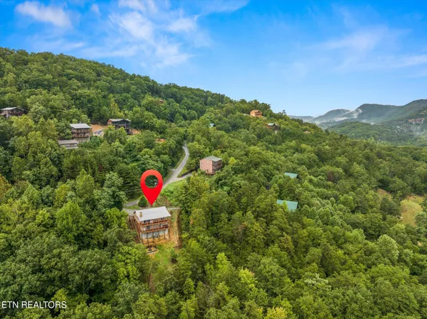 $975,000 | 2037 McCarter Drive, Sevierville, TN 37862