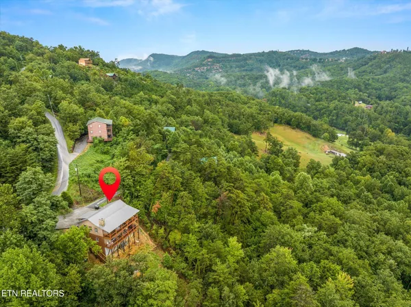 $975,000 | 2037 McCarter Drive, Sevierville, TN 37862