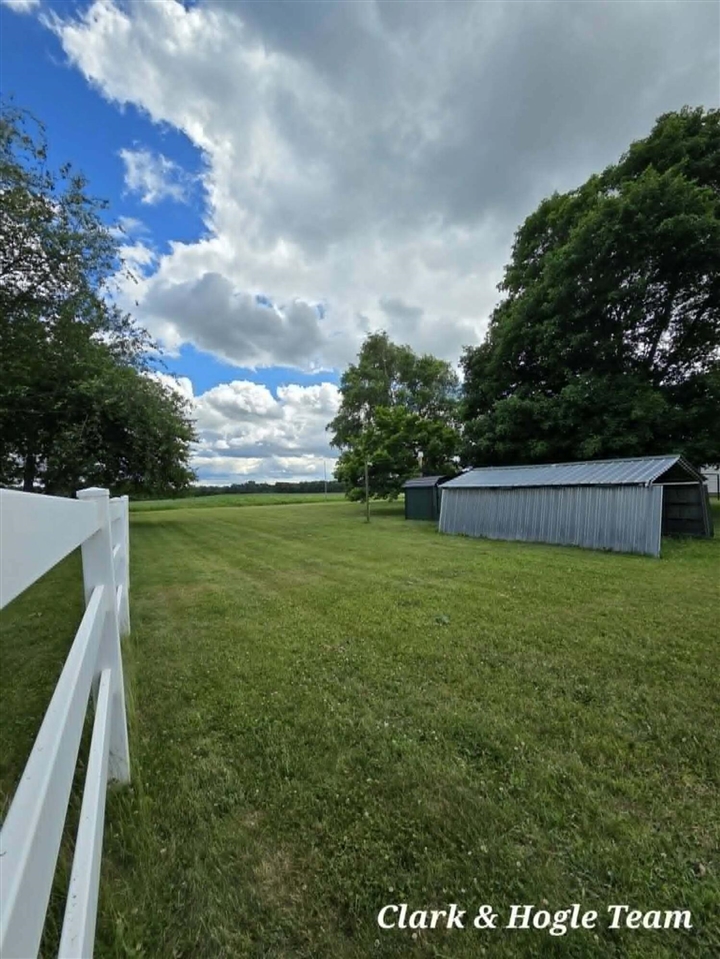 11215 Stoudt Road Muir, MI 48860 - Photo 11 of 40