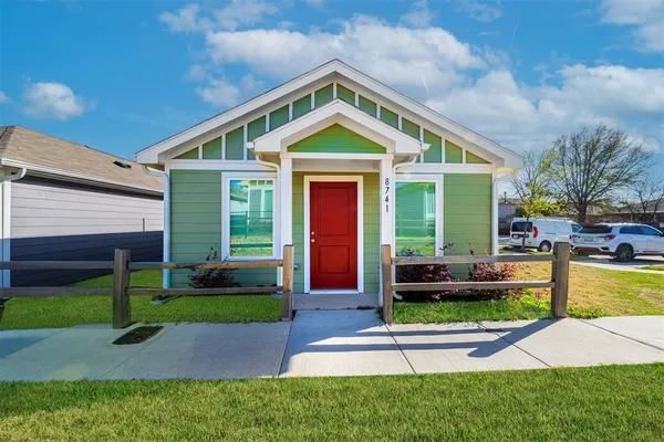 $174,800 | 8741 Cottage Crk Drive, Fort Worth, TX 76123