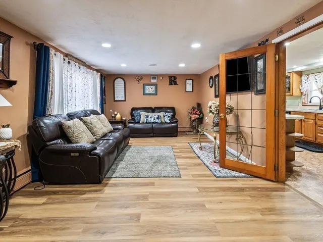 $625,000 | 29 Passway 5, Worcester, MA 01602