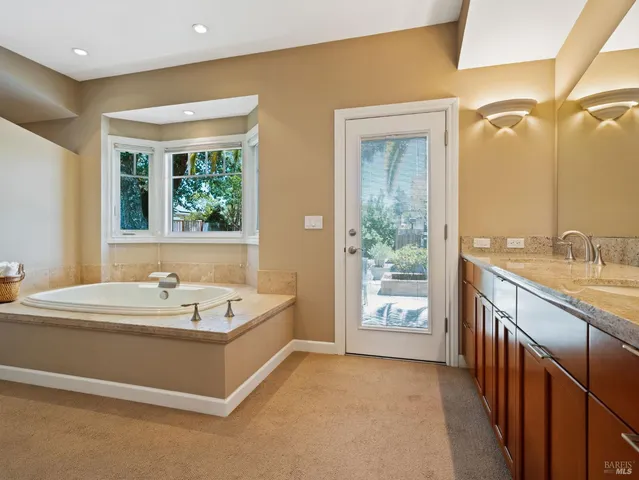 $1,220,000 | 914 Santa Dorotea Circle, Rohnert Park, CA 94928