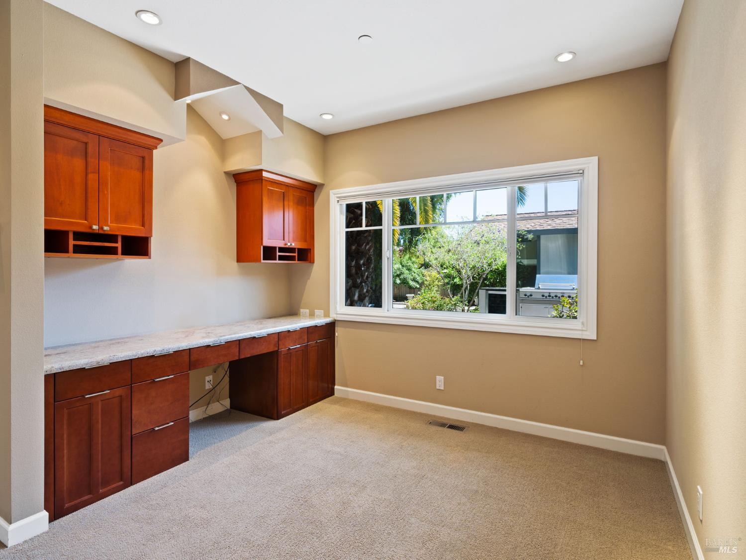 914 Santa Dorotea Circle Rohnert Park, CA 94928 - Photo 36 of 69 Primary En Suite Office