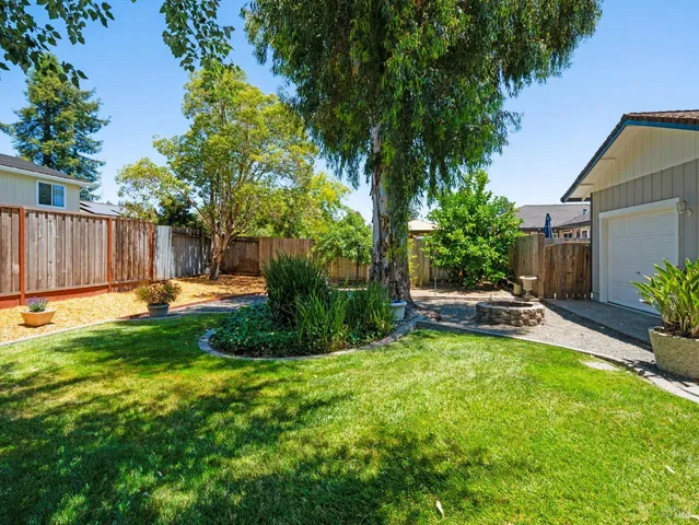 $1,220,000 | 914 Santa Dorotea Circle, Rohnert Park, CA 94928