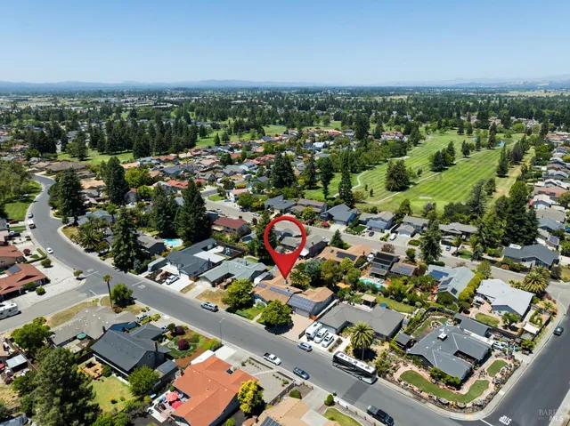 $1,220,000 | 914 Santa Dorotea Circle, Rohnert Park, CA 94928