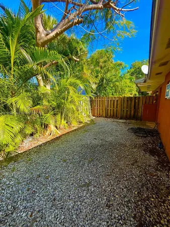 $1,650 | 1055 Northeast 34th Court, Unit 1057, Oakland Park, FL 33334