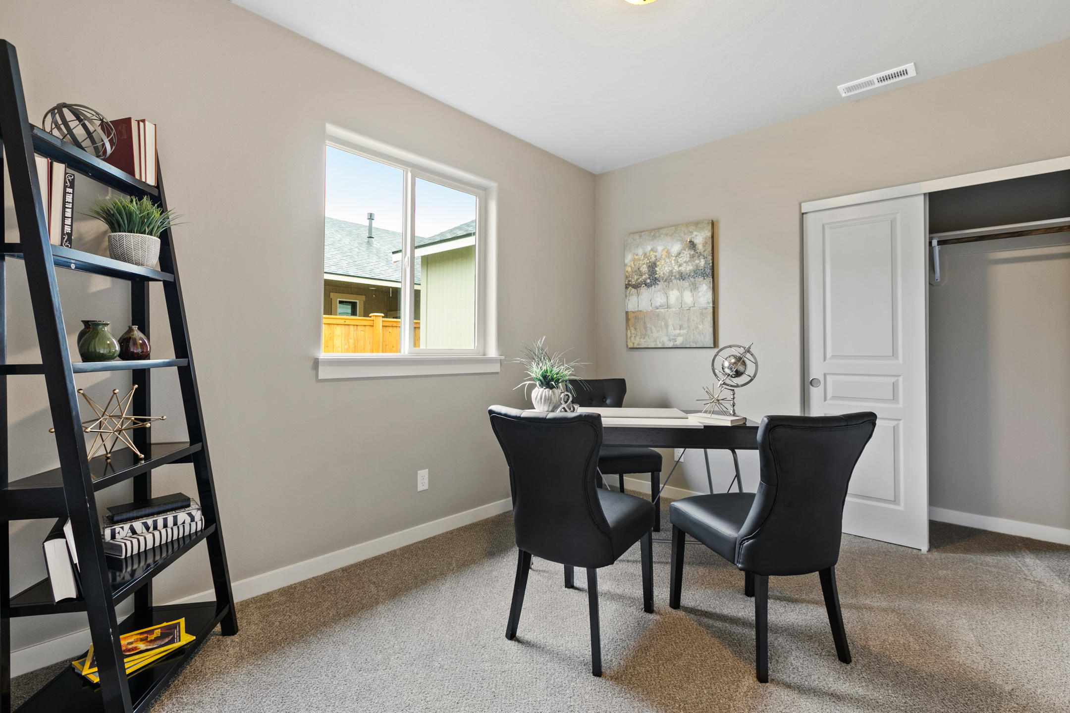 1682 McKinney Butte Road Sisters, OR 97759 - Photo 4 of 15 Durham - Bedroom 2