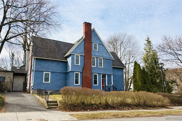 $1,300 | 619 Elmwood Avenue, Unit 2, Buffalo, NY 14222