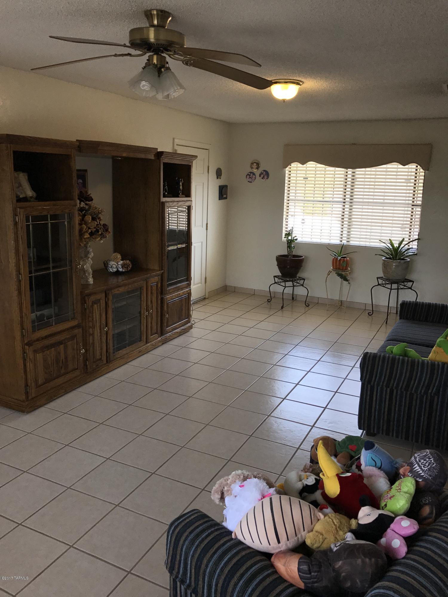 899 Pendleton Drive Rio Rico, AZ 85648 - Photo 27 of 39