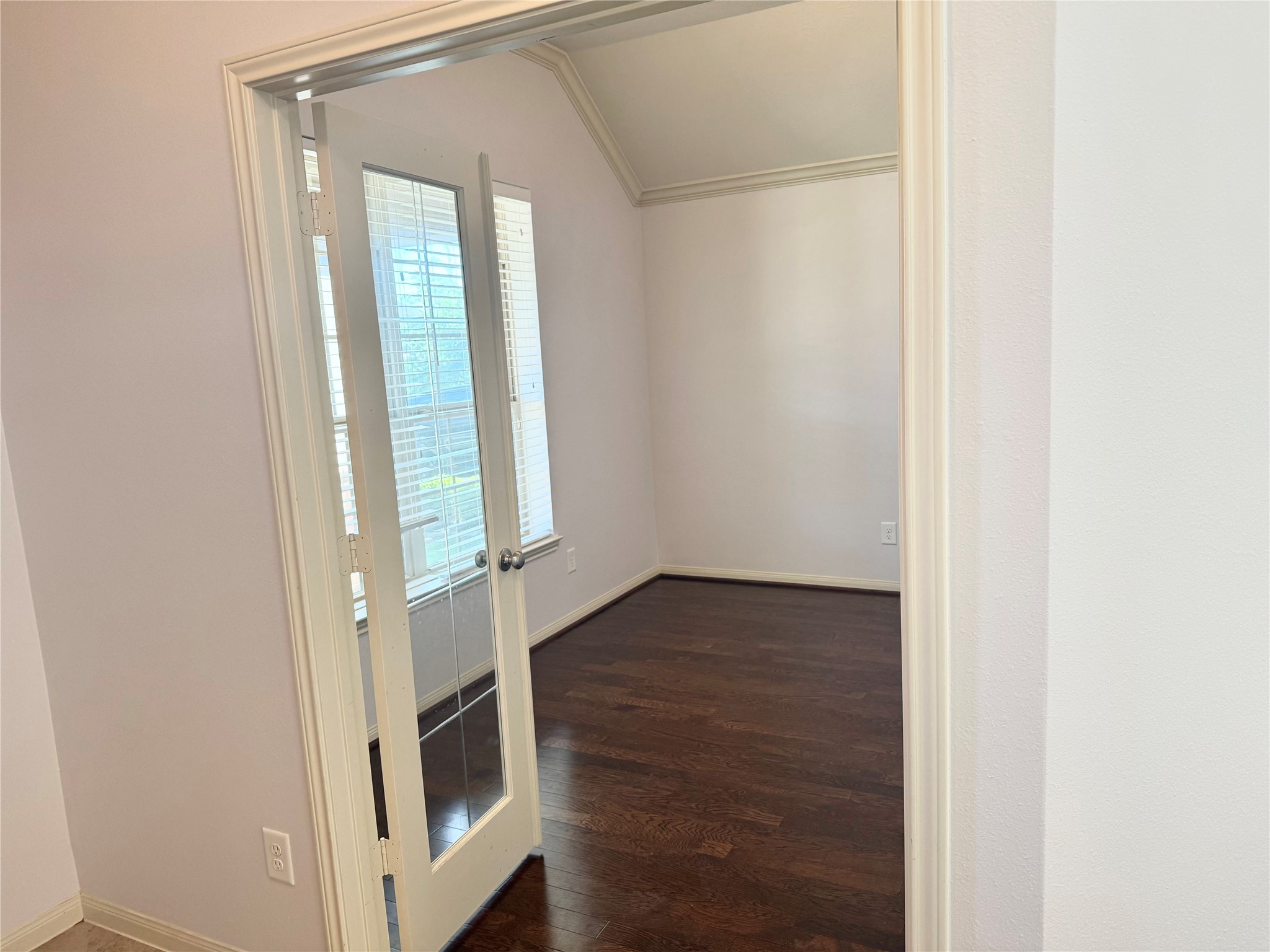 12407 Point Arbor Court Tomball, TX 77377 - Photo 4 of 18 a view of an entryway with wooden floor