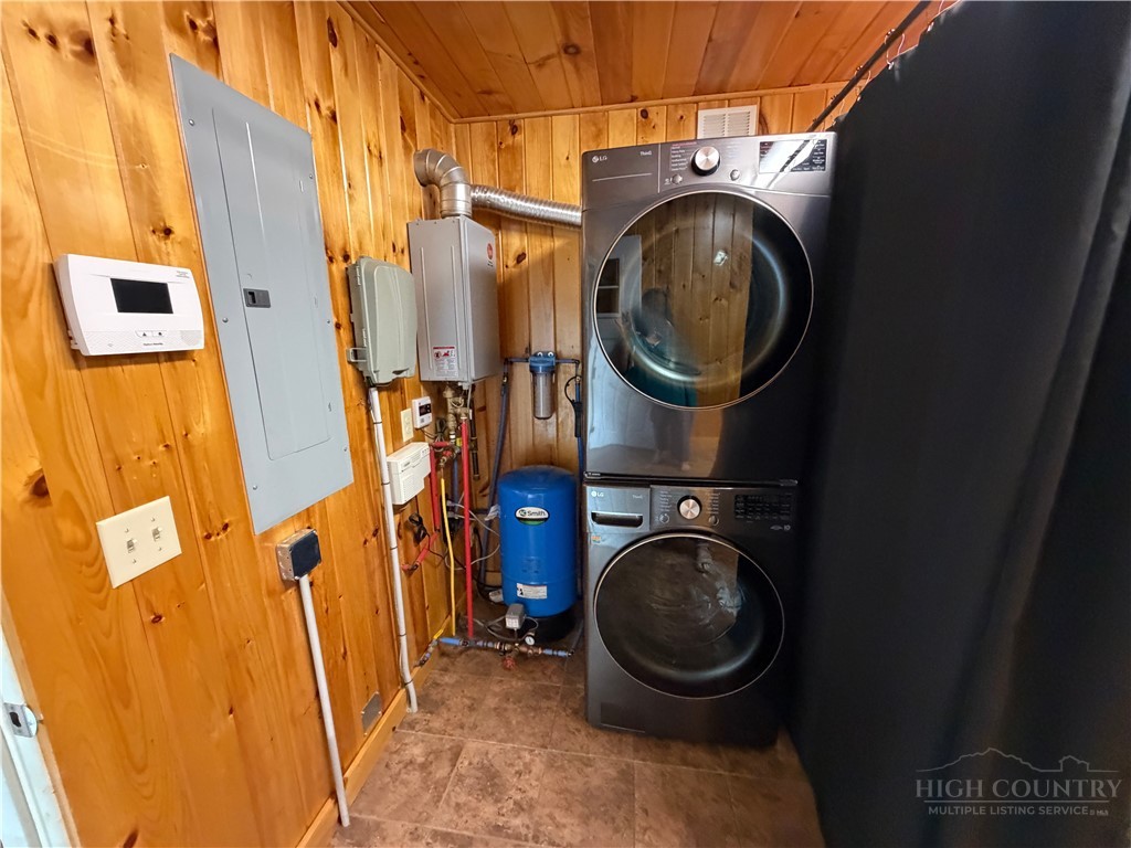 144 South Flatwoods Road Creston, NC 28615 - Photo 22 of 36 Gallery Image 22