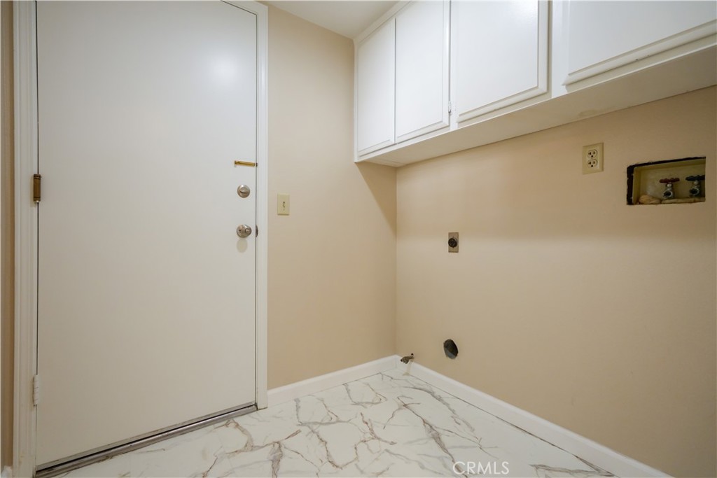 12067 Turtle Springs Court Porter Ranch, CA 91326 - Photo 28 of 34 a view of small space