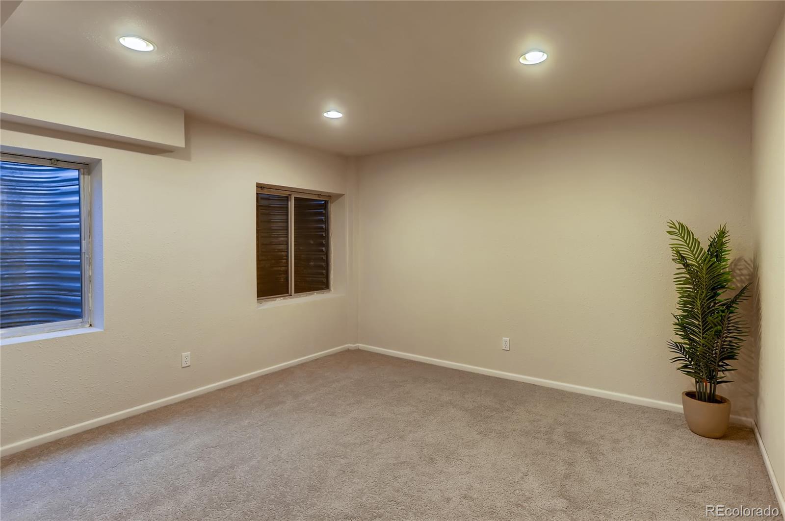 3946 Garnet Lane Highlands Ranch, CO 80126 - Photo 33 of 40 Gallery Image 33