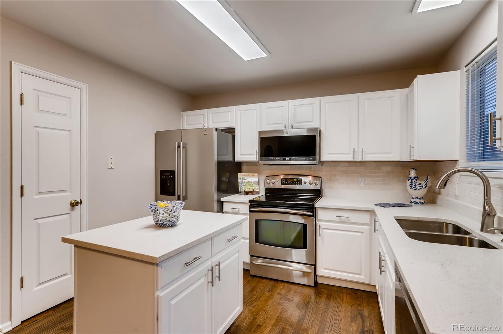 3946 Garnet Lane Highlands Ranch, CO 80126 - Photo 10 of 40 Gallery Image 10