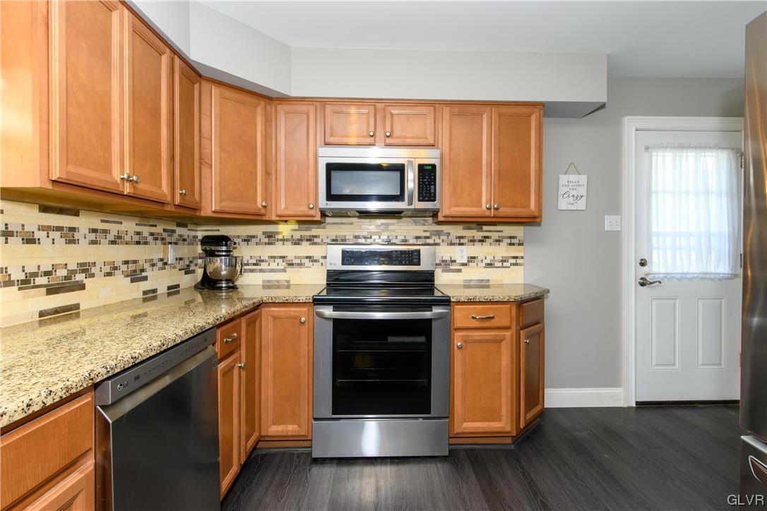121 Gallagher Road Whitehall, PA 18052 - Photo 12 of 24 Granite Countertops