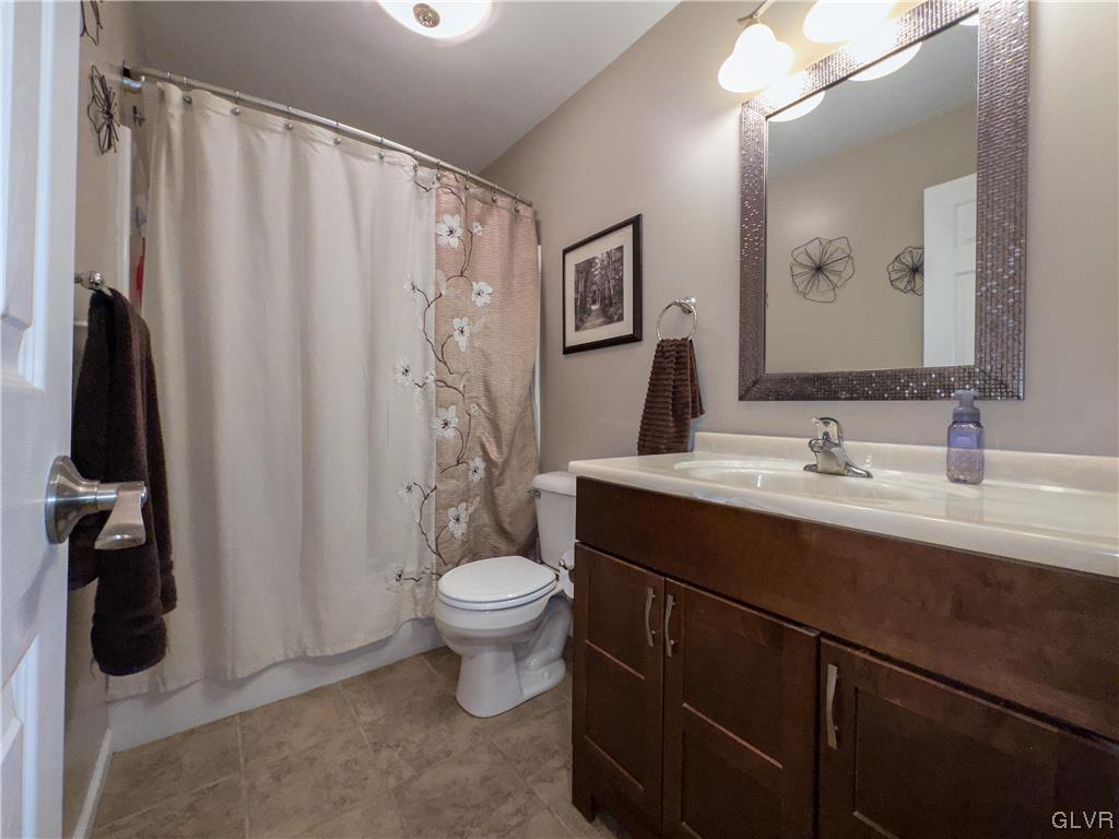 121 Gallagher Road Whitehall, PA 18052 - Photo 16 of 24 Full Bath