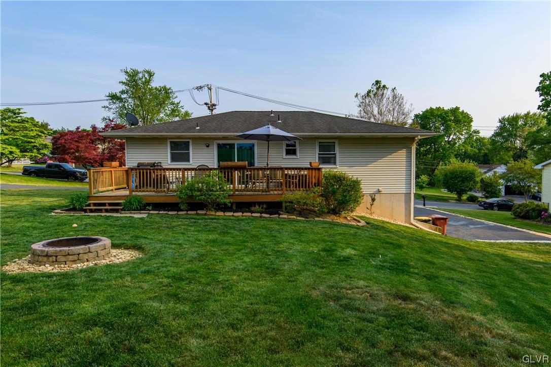121 Gallagher Road Whitehall, PA 18052 - Photo 2 of 24 Gallery Image 2