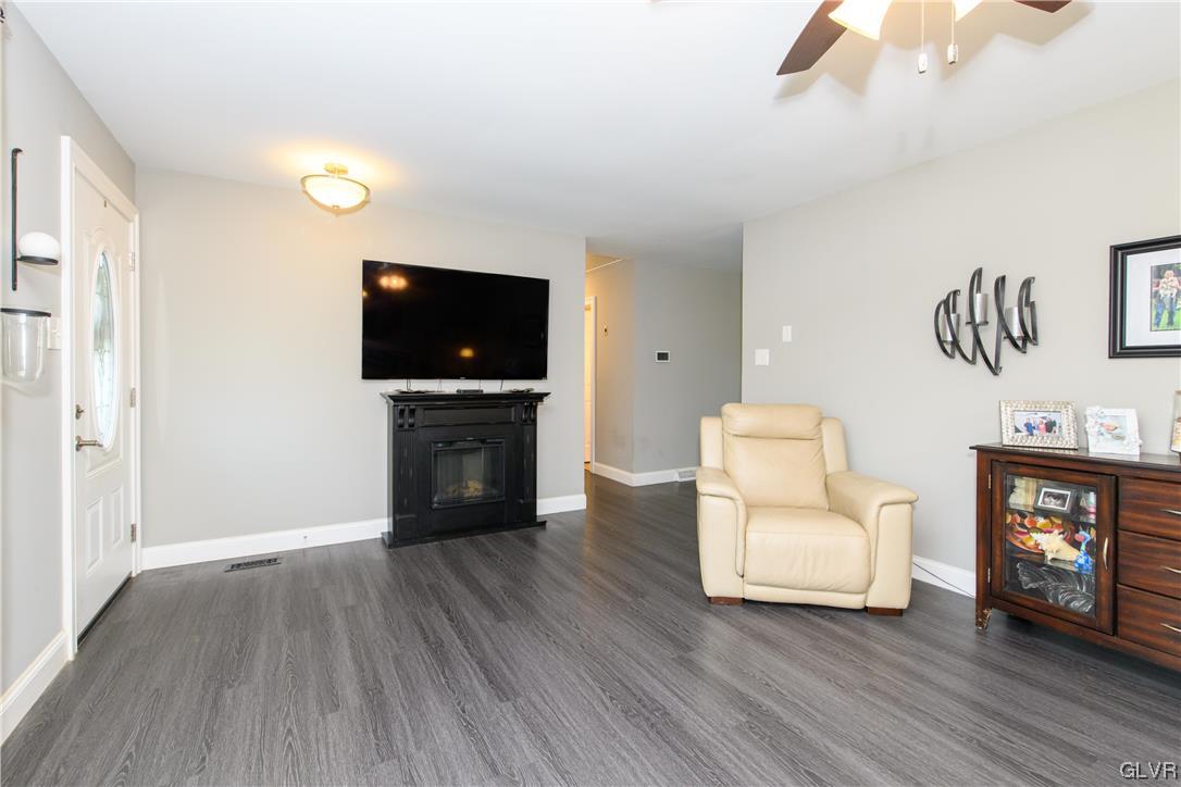 121 Gallagher Road Whitehall, PA 18052 - Photo 10 of 24 Gallery Image 10